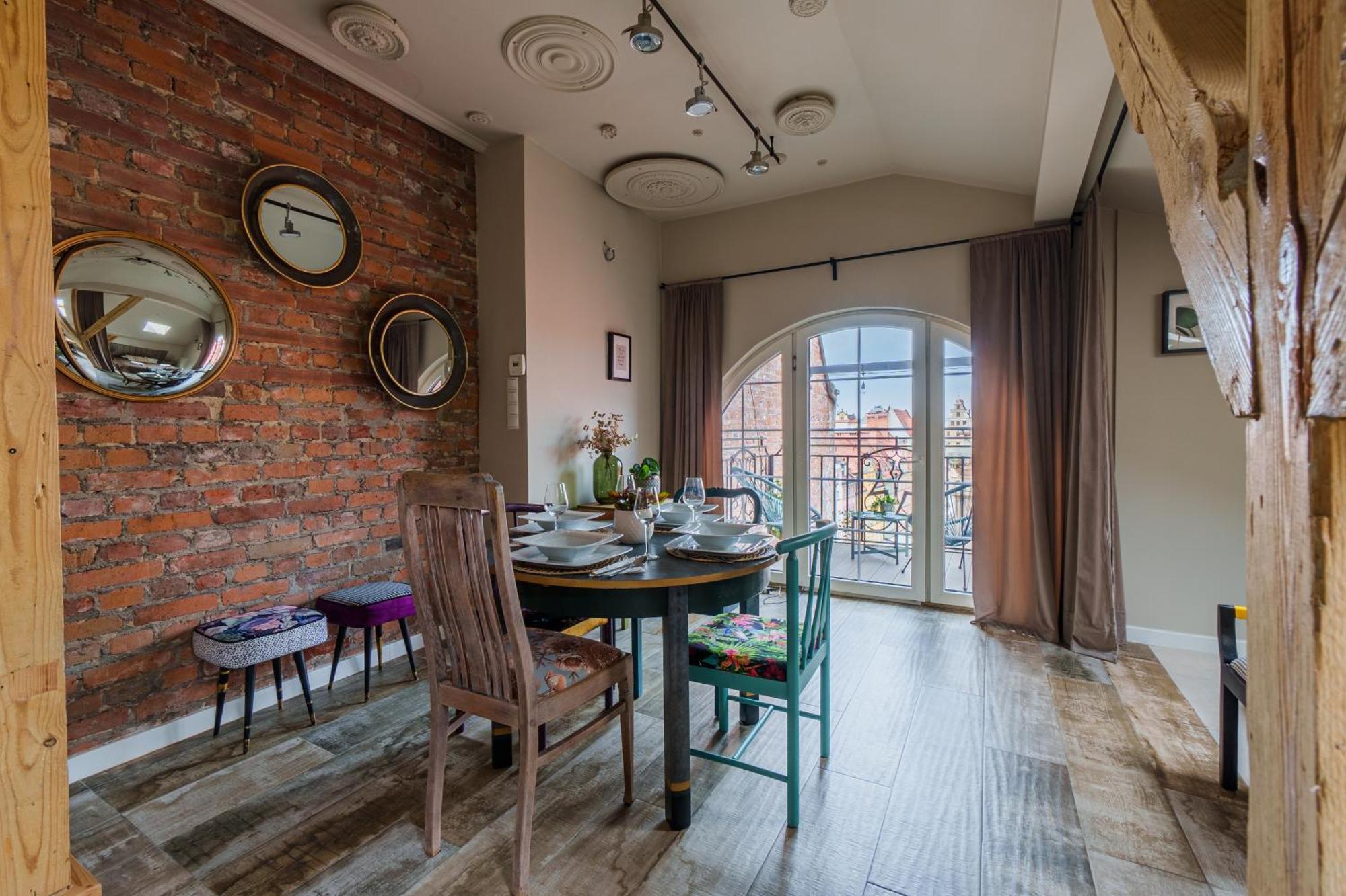 Golden Rooftop Apartment-oldtown Apartment *