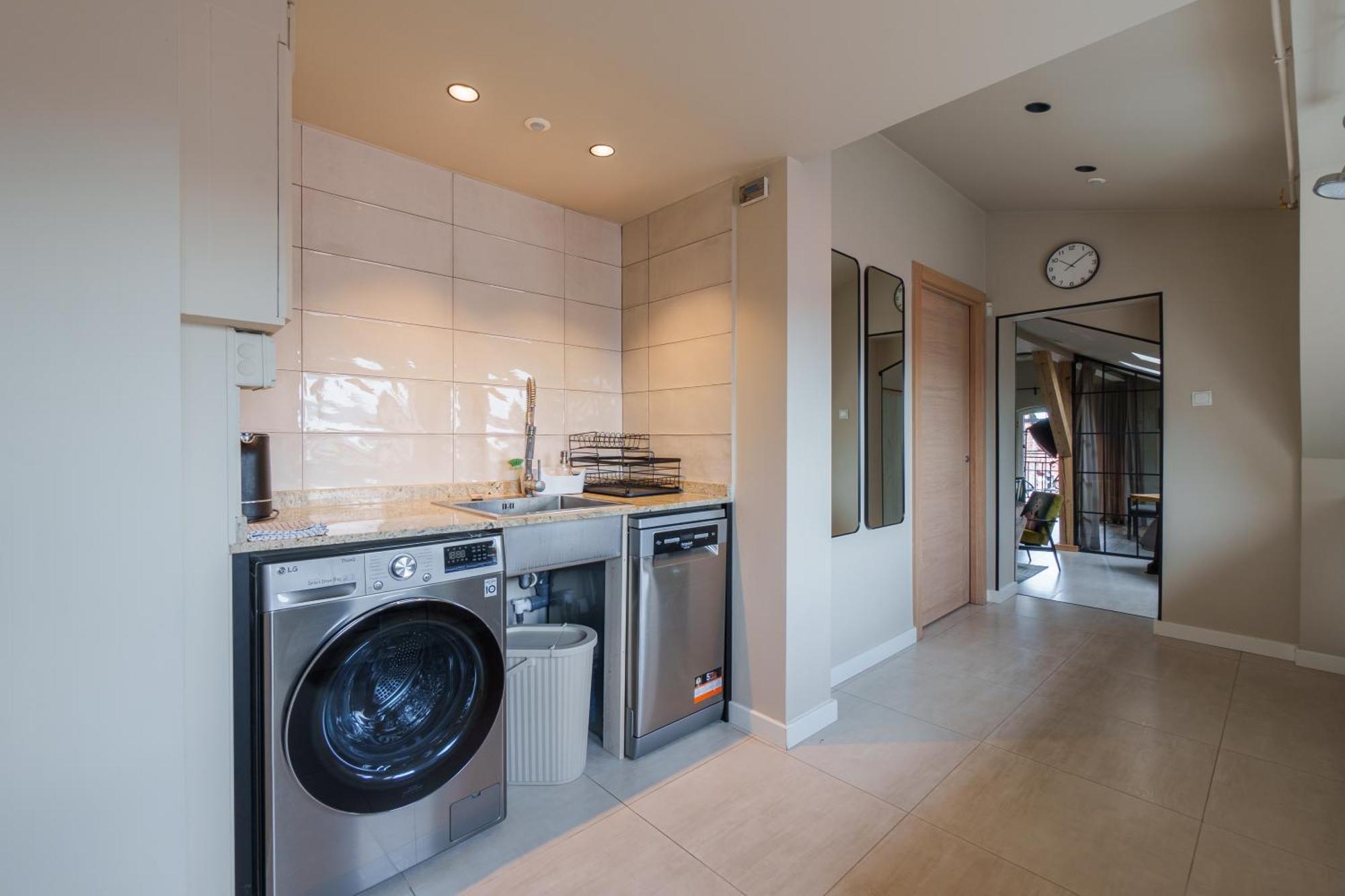 Golden Rooftop Apartment-oldtown Apartment