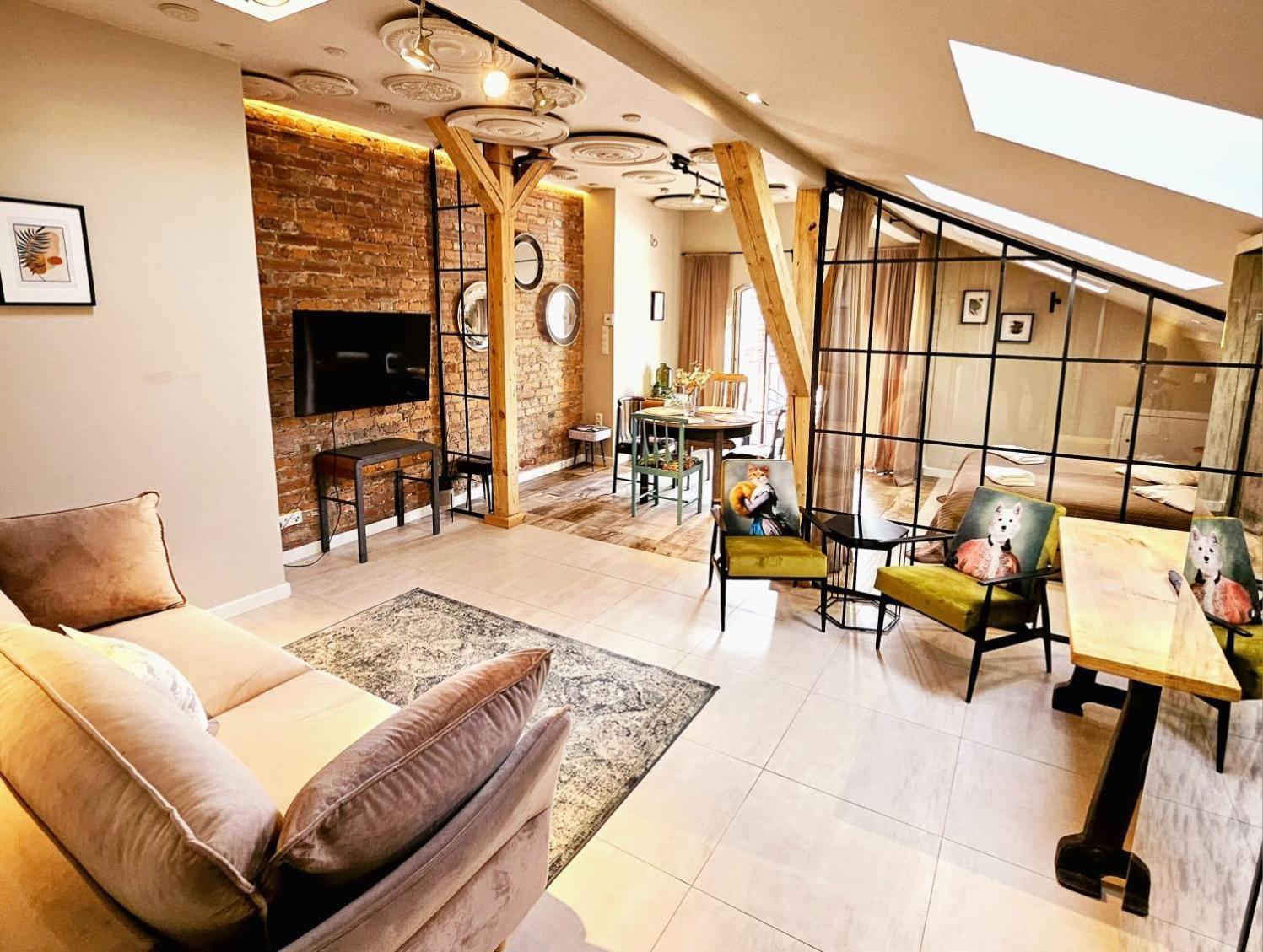 Golden Rooftop Apartment-oldtown Apartment *